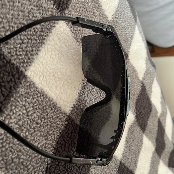 doesn’t fit and is basically new - Picture 2 of 8